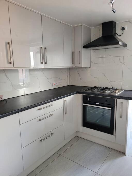 Southall Inn - Near Heathrow 외부 사진